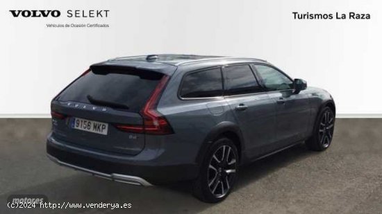 Volvo V 90 FAMILIAR 2.0 B4 D ULTIMATE 4WD AUTO 197CV 5P de 2023 con 16.200 Km por 59.600 EUR. en Sev