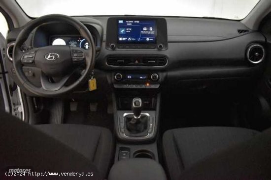 Hyundai Kona 1.0 TGDI Maxx 4x2 de 2023 con 18.337 Km por 18.990 EUR. en Girona