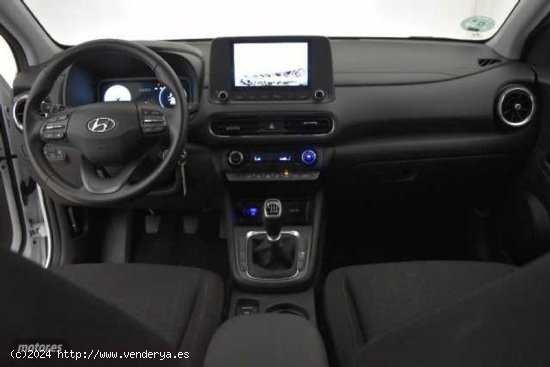 Hyundai Kona 1.0 TGDI Maxx 4x2 de 2023 con 17.400 Km por 19.900 EUR. en Alicante