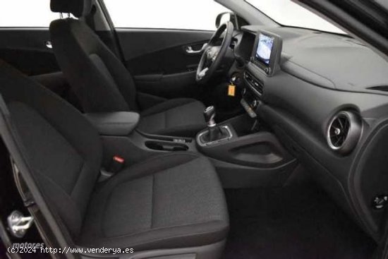 Hyundai Kona 1.0 TGDI Maxx 4x2 de 2023 con 25.885 Km por 21.900 EUR. en Cadiz