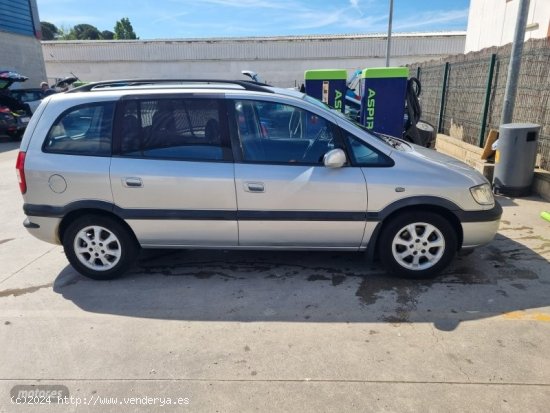  Opel Zafira ELEGANCE de 2004 con 218.301 Km por 2.700 EUR. en Girona 