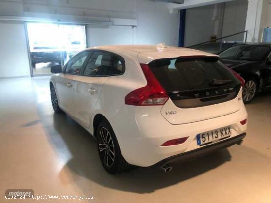 Volvo V 40 V40 D2 Momentum Manual de 2019 con 98.000 Km por 16.900 EUR. en Madrid