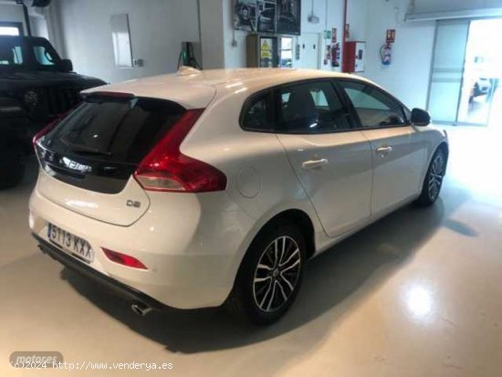 Volvo V 40 V40 D2 Momentum Manual de 2019 con 98.000 Km por 16.900 EUR. en Madrid