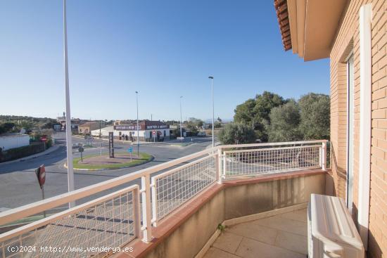 CHALET DE LUJO EN LA COSTA BLANCA JUNTO A LA PLAYA DEL PINET - ALICANTE