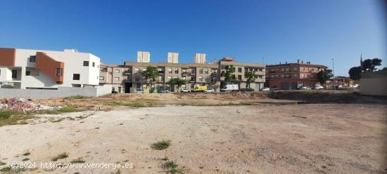  SOLAR CON FACHADA ZONA SAN ROQUE - ALICANTE 