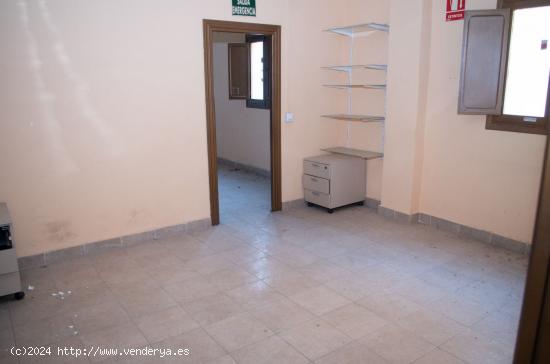 LOCAL COMERCIAL VIATOR VENTA POR IVA - ALMERIA