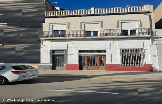 Local comercial con  vivienda en la planta entresuelo. Zona puerto - TARRAGONA