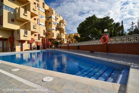 ACOGEDOR APARTAMENTO EN VALLPINEDA, DISEÑADO POR RICARDO BOFILL - BARCELONA