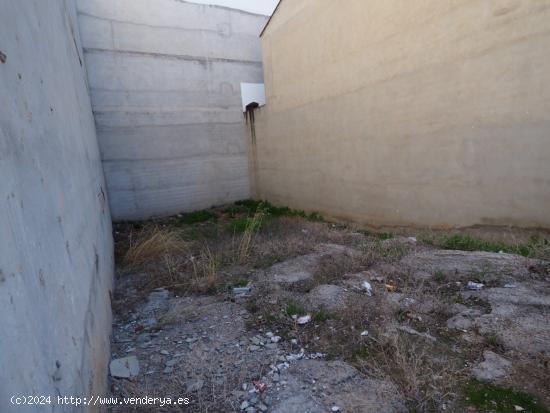 SOLAR EN EL PUEBLO DE LLIRIA. ZONA DE CENSALS - VALENCIA