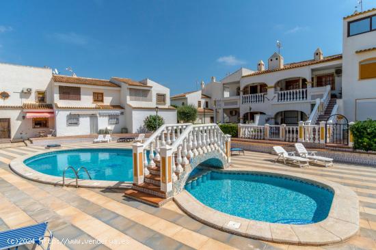  Adosado a la venta en los Altos con Piscina y Garaje - ALICANTE 