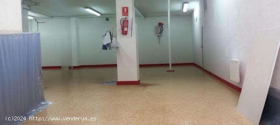 Se Vende Local Comercial en Alfafar, diafano , 127 m2, en zona de paso. - VALENCIA