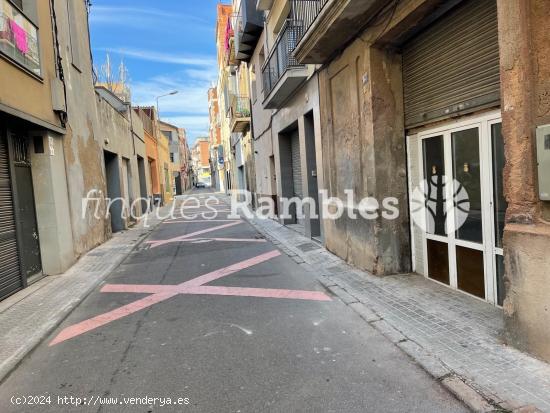 LOCAL PER A MAGATZEM, GARATGE O COMERCIAL ZONA CARRER SANT MAGÍ - BARCELONA