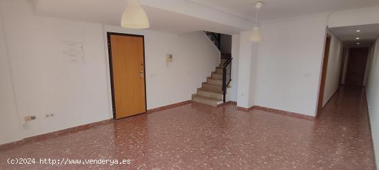 SE ALQUILA ATICO DUPLEX EN PAIPORTA - VALENCIA