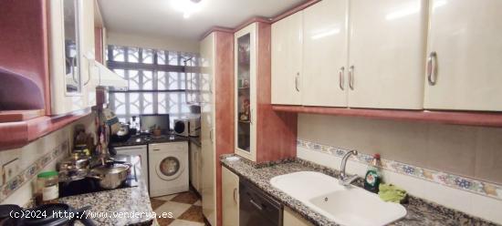  Amplia vivienda en zona Arcángel - CORDOBA 