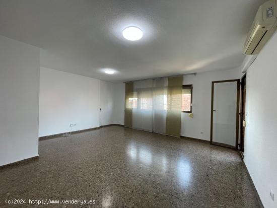 ESTUPENDO HOGAR EN PLENA AVENIDA ARAGÓN - VALENCIA