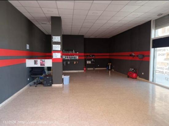 LOCAL COMERCIAL EN VENTA AL LADO PLAZA ESTATUT - RAMBLA - BARCELONA