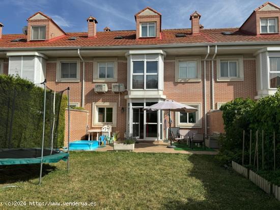 CHALET ADOSADO EN ARROYO DE LA ENCOMIENDA - VALLADOLID