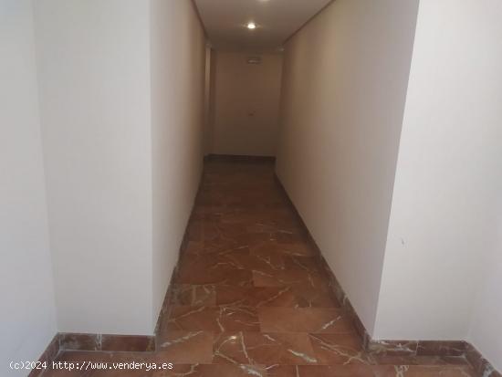 SE ALQUILA HABITACIÓN ESTUDIANTES: 180€ + GASTOS - VALENCIA