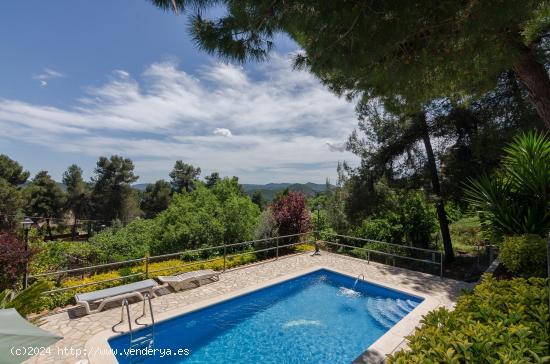 CASA EN VENTA EN CORBERA DE LLOBREGAT - BARCELONA