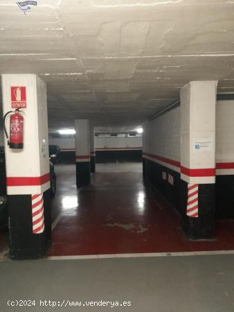 PLAZA DE PARKING PARA COCHE EN COSTA I LLOBERA - COLL FAVA - BARCELONA