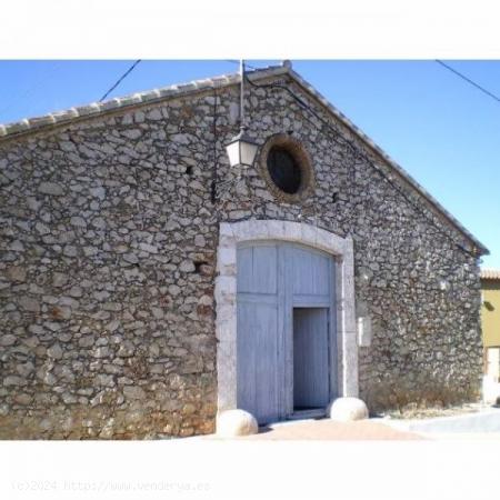  Casa de piedra integrada en el pueblo - ALICANTE 