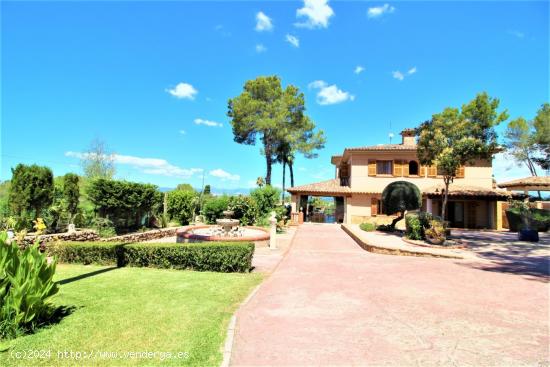 PRECIOSO CHALET DE 500M2 CON PISCINA Y PISTA DE TENIS EN SON OLIVER - BALEARES