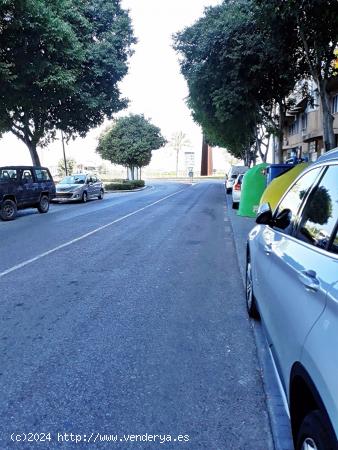 LOCAL DE GRANDES DIMENSIONES EN ZONA DE MUCHO PASO - VALENCIA