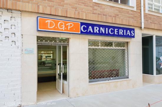 CARNICERÍA CON LICENCIA DE ACTIVIDAD EN LA BARCALA, CAMBRE - A CORUÑA