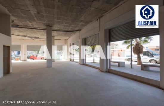 LOCAL COMERCIAL DE GRAN SUPERFICIE EN ESQUINA - ALICANTE