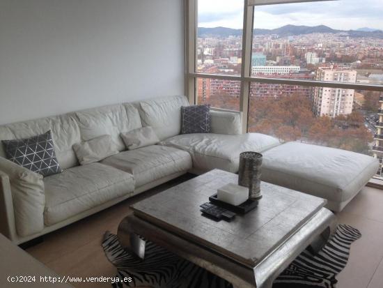 PISO ALTO CON VISTA PANORAMICAS AL MAR Y A LA CIUDAD - BARCELONA