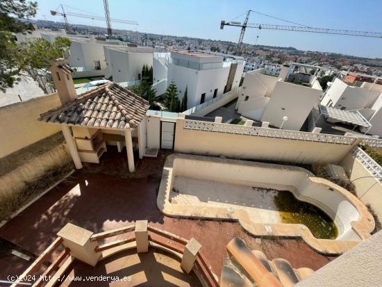 Villa en estilo Mediterraneo está situado en los Altos con gran parcela!!! - ALICANTE