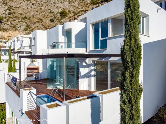 VILLA DE LUJO DE OBRA NUEVA A LLAVE EN MANO EN ALTEA - ALICANTE