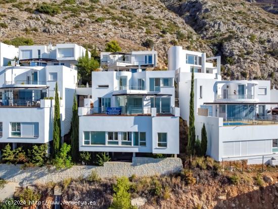 VILLA DE LUJO DE OBRA NUEVA A LLAVE EN MANO EN ALTEA - ALICANTE