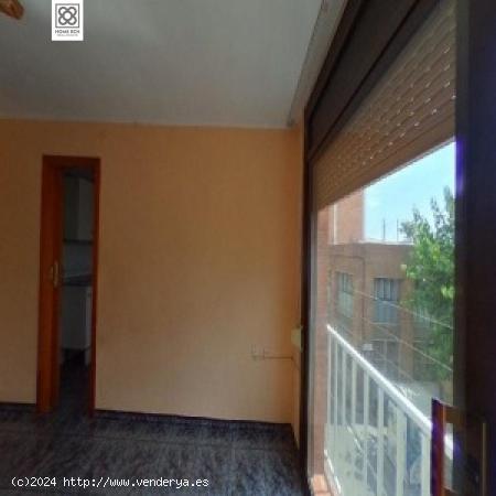 PISO EN VENTA EN CALLE SICILIA, SANTA COLOMA DE GRAMANET - BARCELONA