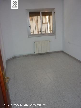 PISO EN VENTA EN CALLE ROSELLES, SANTA COLOMA DE GRAMANET - BARCELONA