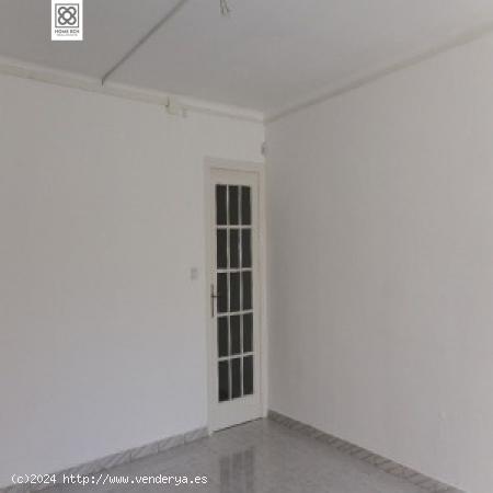 PISO EN VENTA EN CALLE TERRASSA, SANTA COLOMA DE GRAMANET - BARCELONA