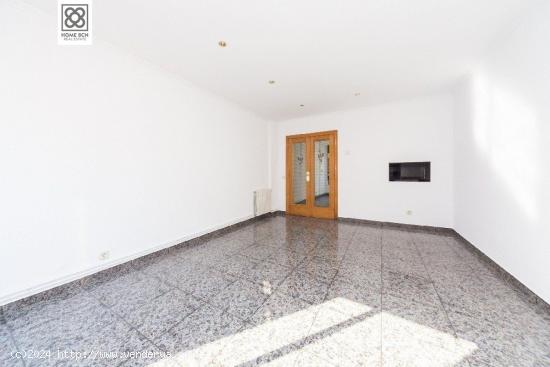 PISO EN VENTA C/ MONTURIOL - BARCELONA