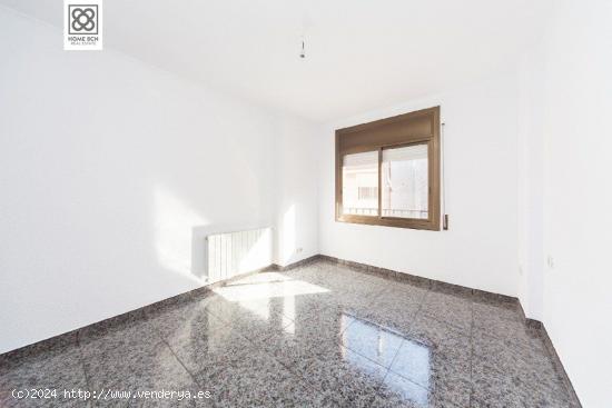 PISO EN VENTA C/ MONTURIOL - BARCELONA