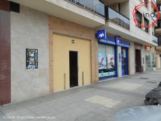 Local comercial en Rochapea contiguo al Casco Viejo. - NAVARRA