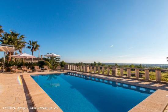 Chalet con piscina y vistas al mar - BALEARES