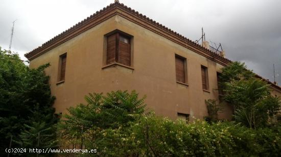 EDIFICIO  PARA REHABILITAR EXCELENTE UBICACIÓN - TERUEL