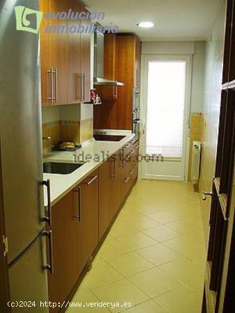 Barrio de Villalonquejar amplio apartamento de dos dormitorios , dos baños , garaje y trastero - BU