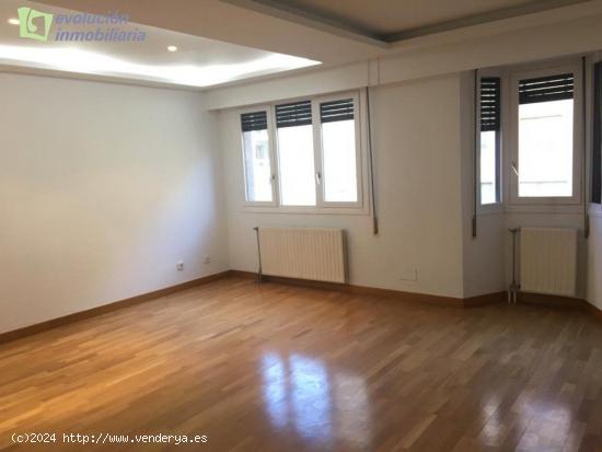 Calle Vitoria de Burgos: Piso de 4 habitaciones en venta - BURGOS