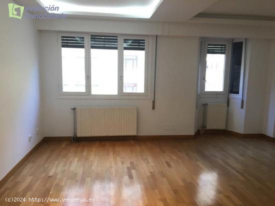 Calle Vitoria de Burgos: Piso de 4 habitaciones en venta - BURGOS