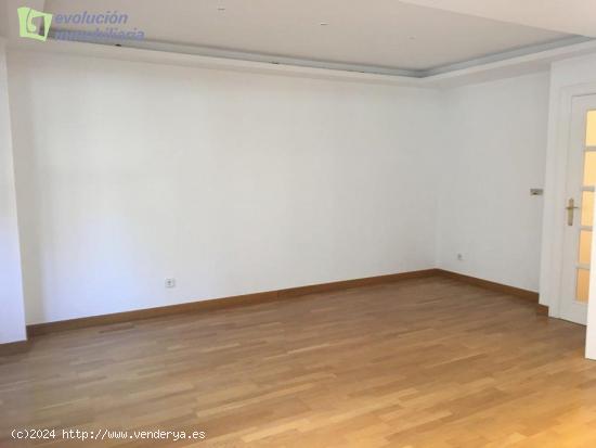 Calle Vitoria de Burgos: Piso de 4 habitaciones en venta - BURGOS