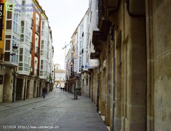 En Burgos, Calle San Juan. precioso piso de tres dormitorios, dos baños reformadisimo - BURGOS