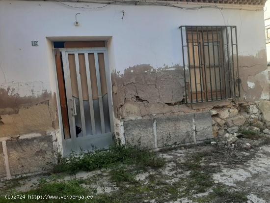 CASA PARA RESTAURAR EN LA ERA ALTA - MURCIA