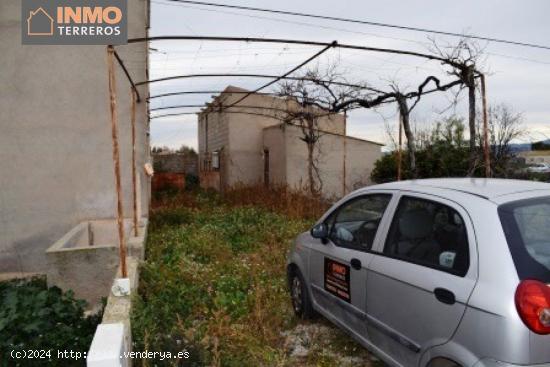 Terreno en Casa Palacio, Lorca, con casa y espacio para una o más viviendas. - MURCIA