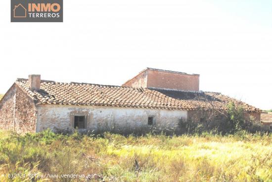 Dos cortijos por el precio de uno en Almendricos, Lorca. - MURCIA