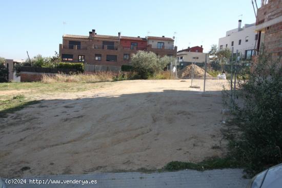 SOLAR PARA CASA APAREADA - BARCELONA